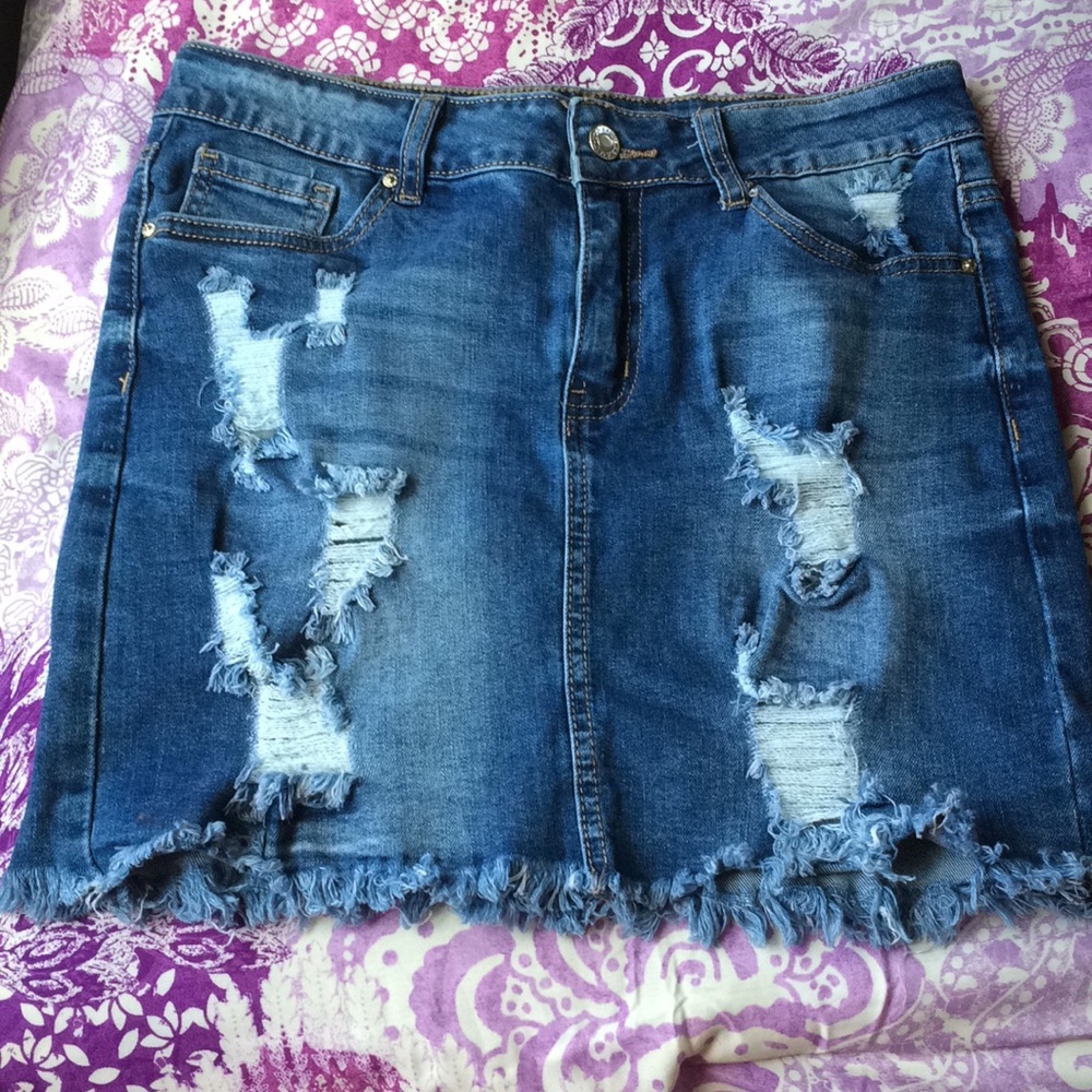 Ripped denim skirt